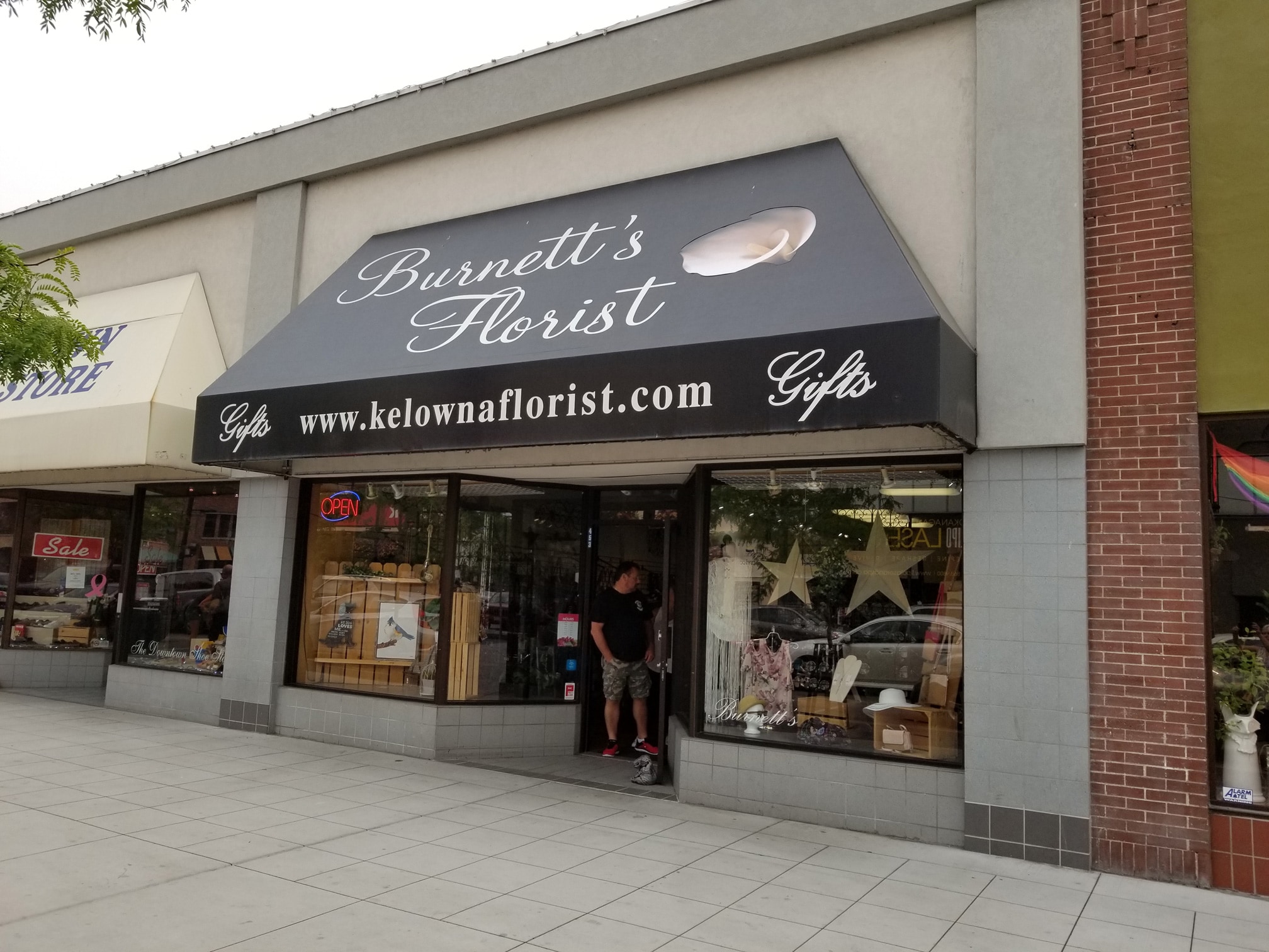 About Florist & Gifts Kelowna, BC Florist